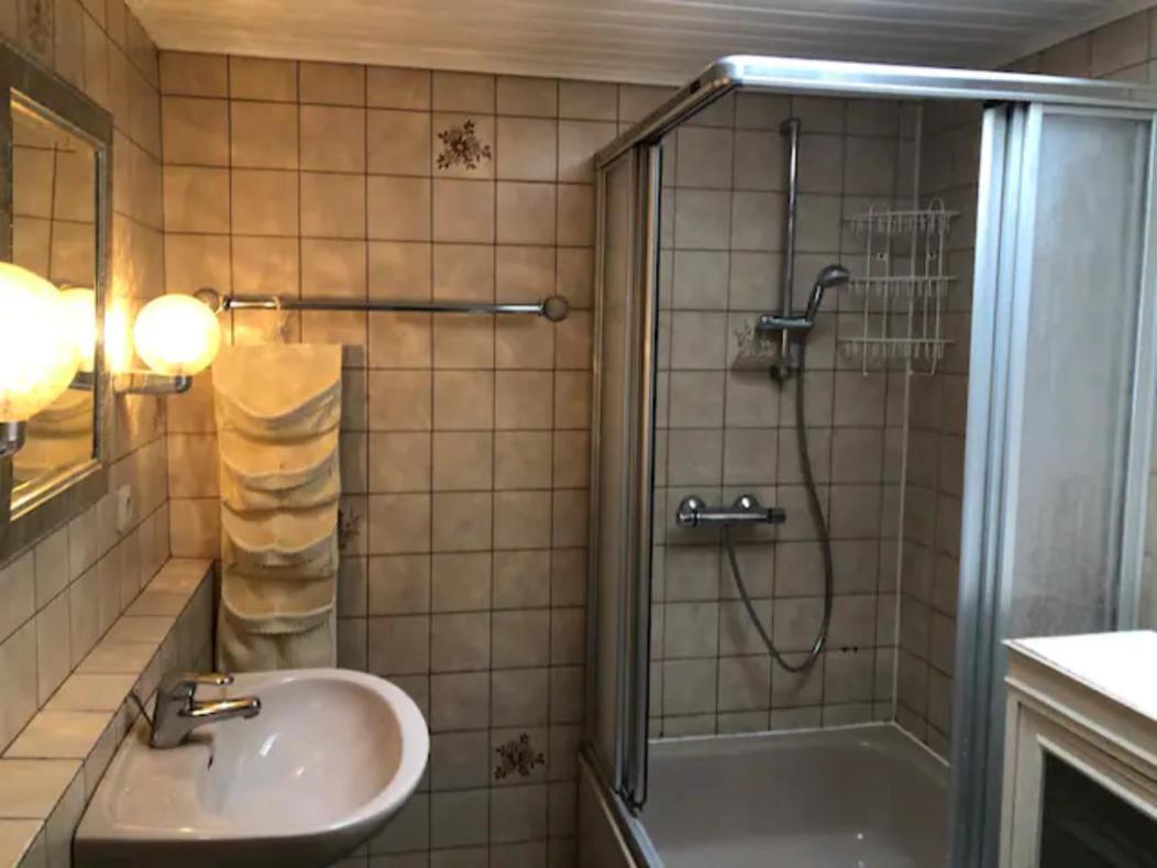 Grosszuegiges Reetdachhaus An Der Nordsee Langenhorn Esterno foto