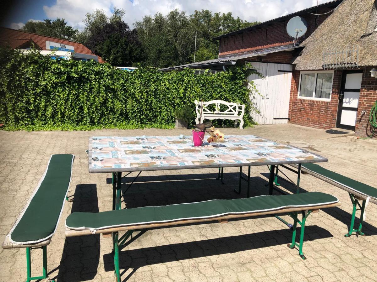 Grosszuegiges Reetdachhaus An Der Nordsee Langenhorn Esterno foto